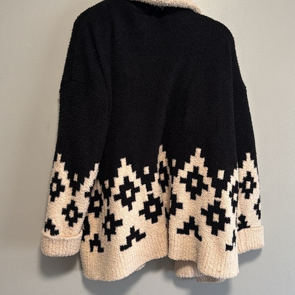 Cozy Black and Cream Women's cardigan - Picture 6 of 8